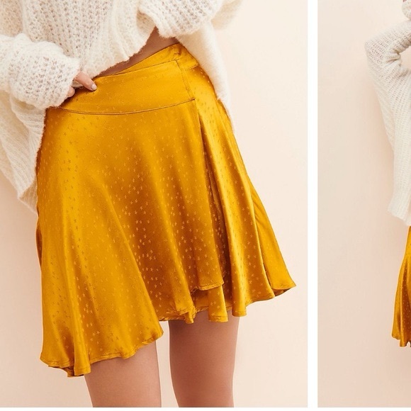 FREE PEOPLE | Size 2 | GOLD STAR CROSS OVER MINI SKIRT - Picture 12 of 14